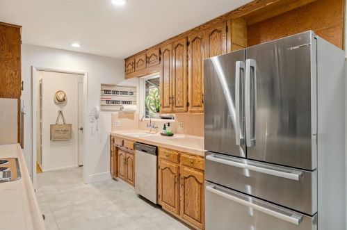 2612 Sunrise Ave, Modesto CA  95350-2437 exterior