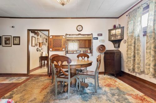 454 Chestnut St, Nelsonville OH  45764-1427 exterior