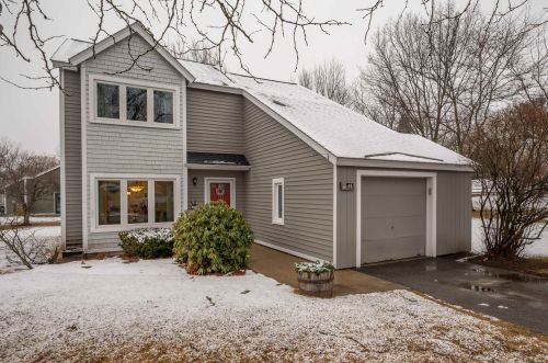 40 Jessica Dr, Nashua, NH 03060-4277