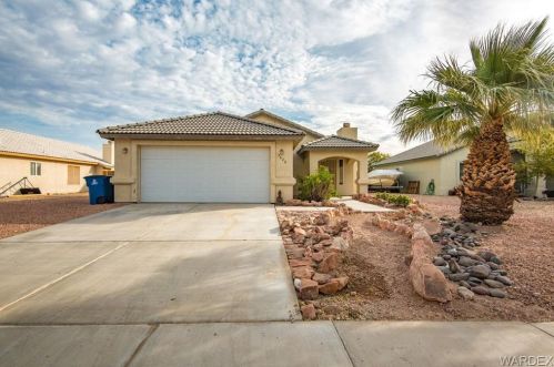 3628 Terra Loma Dr, Bullhead City, AZ 86442-8205