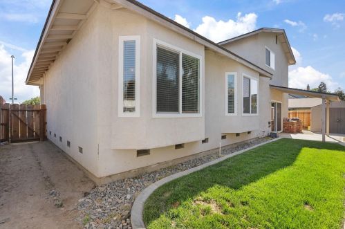 696 Tahoe St, Manteca CA  95337-6853 exterior