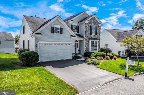 1723 Magnolia Ct, Boothwyn, PA 19060-6818