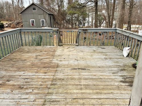 162 Main St, East Hampton CT  06424-1123 exterior
