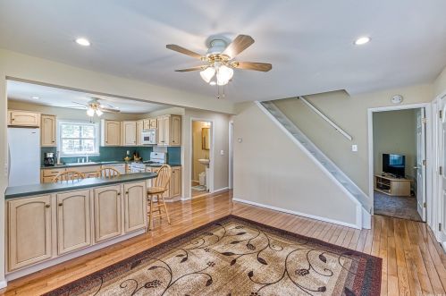 510 Half Hollow Rd, Deer Park NY  11729-1010 exterior