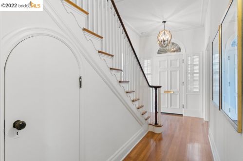 35 Craig Ave, Oakland CA  94611-3701 exterior
