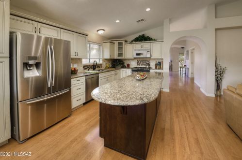 781 Smokey Mountains Rd, Tucson, AZ 85748-6619