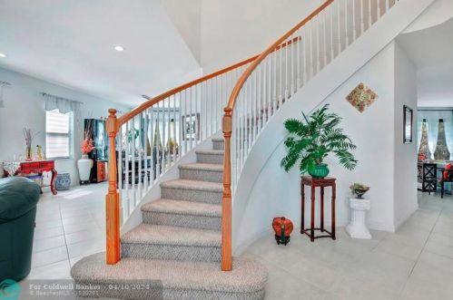 5098 168 Ave, Hollywood FL  33027-4913 exterior