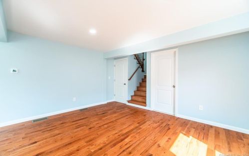27 Garrigus Ct, Waterbury CT  06716-3103 exterior