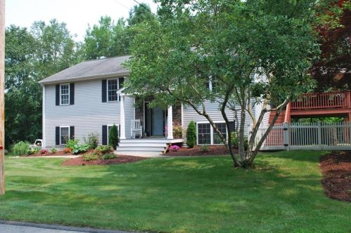 34 Tower Hill Rd, Cumberland RI  02864-1524 exterior