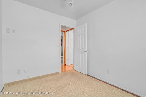 5 Wyoming Dr, Jackson Twp NJ  08527-1548 exterior