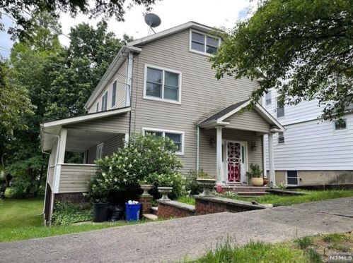 12 Liberty St, Bloomfield, NJ 07003-5122
