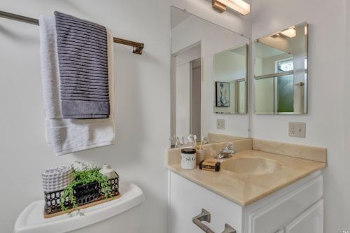 434 Brentwood Dr, Benicia CA  94510-1437 exterior