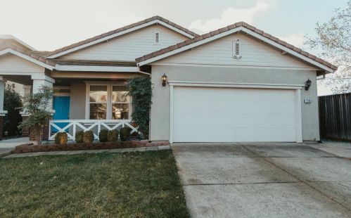 7240 Woodside Dr, Citrus Heights, CA 95621-5596