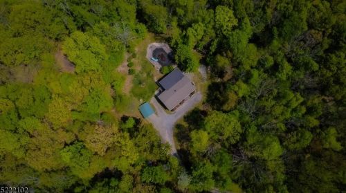 45 Mudtown Rd, Wantage, NJ 07461-3618