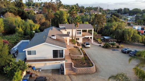 3002 Blackwell Dr, Vista, CA 92084-1424