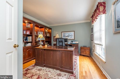 1209 Knollbrook Dr, Lansdale PA 19446-5117 exterior