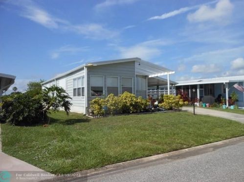 517 Puffin Dr, Sebastian, FL 32976-7804