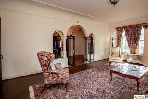 501 Vine St, Victoria TX exterior