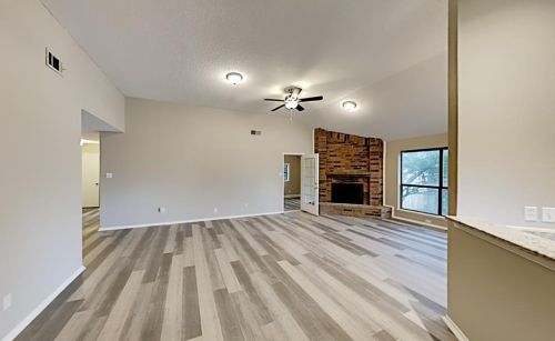 316 Grand Meadow Dr, Fort Worth, TX 76108-3723