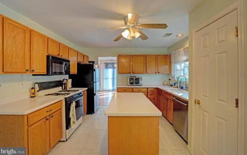 102 Falmouth Way, Dover DE  19904-5390 exterior