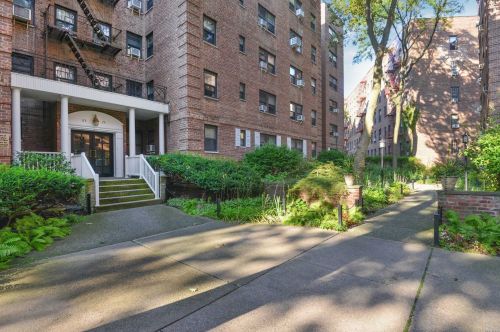 83-75 118th St, Jamaica, NY 11415-2302