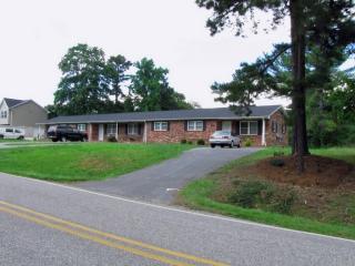 635 Cemetery Loop, Hickory NC  28601-8638 exterior