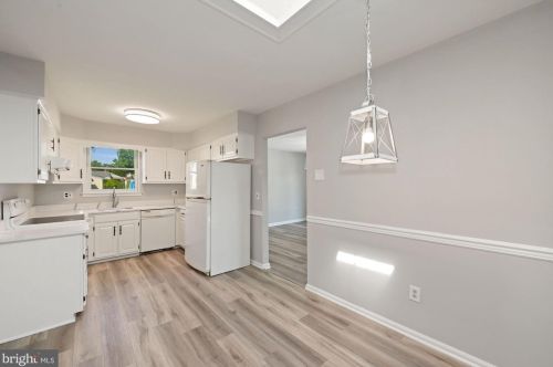 282 Queen St, West Deptford, NJ 08096-2254