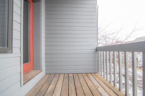 5 Tsienneto Rd, Derry NH  03038-1549 exterior
