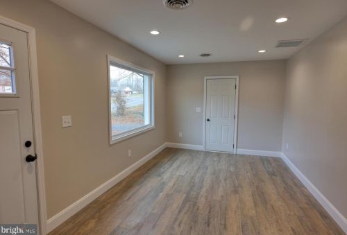 1235 Ox Rd, Woodstock, VA 22664-1009