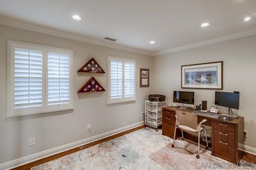 7060 Dennison St, San Diego CA 92122-2431 exterior