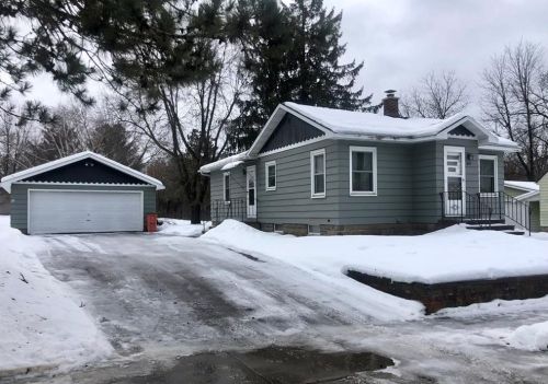 821 Folsom St, Eau Claire, WI 54703-2806