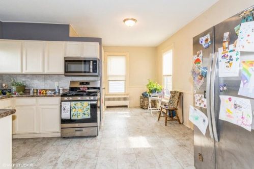 213 Hubbard St, Horicon, WI 53032-1128