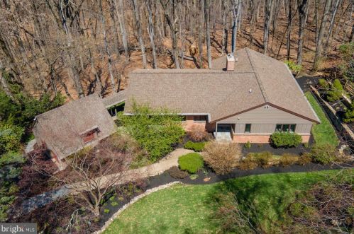 229 Vincent Rd, Paoli, PA 19301-1126