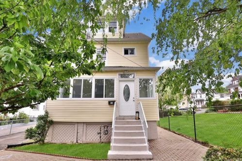 110 Horton Ave, New Rochelle, NY 10801-3311