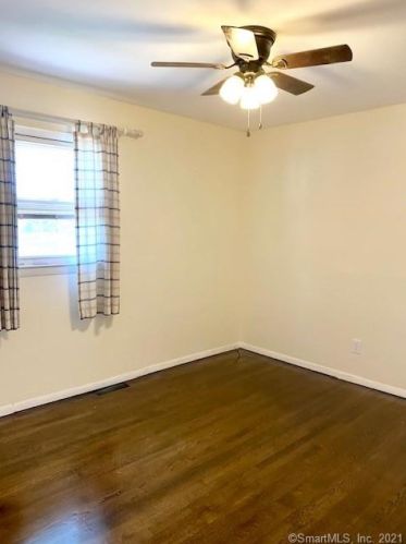 21 Wentworth St, Milford CT  06461-2352 exterior