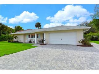 5464 Azure Way, Sarasota, FL 34242-1802