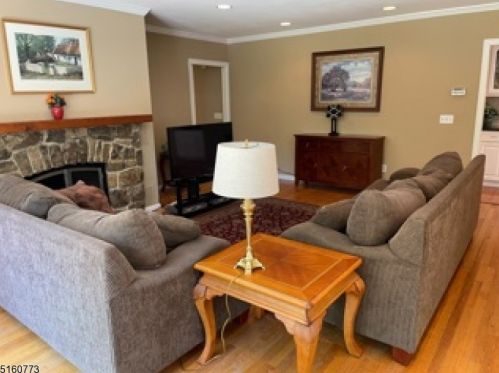 44 Ferguson Rd, Warren NJ  07059-6908 exterior