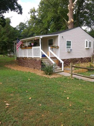 5629 Poor Mountain Rd, Salem, VA 24153-8593
