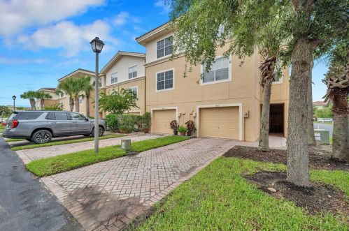 5610 Red Snapper Ct, New Port Richey, FL 34652-3422