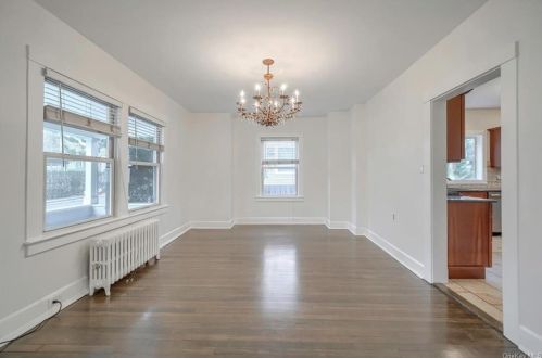 2 Riverside Dr, Airmont NY  10901-5703 exterior