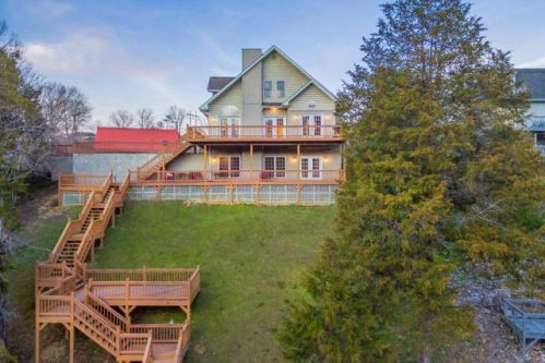 511 Perry Smith Ln, Caryville, TN 37714-3290
