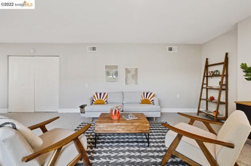 210 Amherst Ave, Berkeley CA 94708-1001 exterior