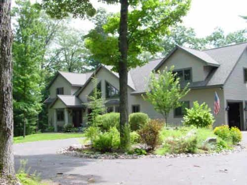 7054 Sylvan Trl, Hazelhurst, WI 54531-9584