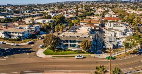 3802 Crown Pt Dr, San Diego CA 92109-6711 exterior