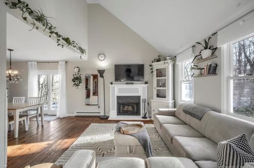 40 Woodland Way, Ridgefield, CT 06877-2223