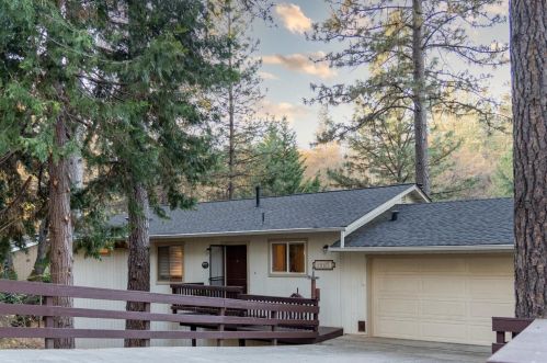 17750 Norlene Way, Grass Valley, CA 95949-7341