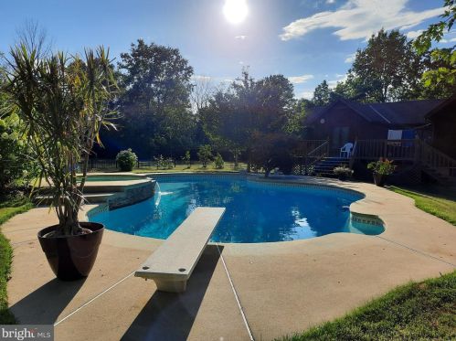 5982 Schlentz Hill Rd, Pipersville, PA 18947-1306