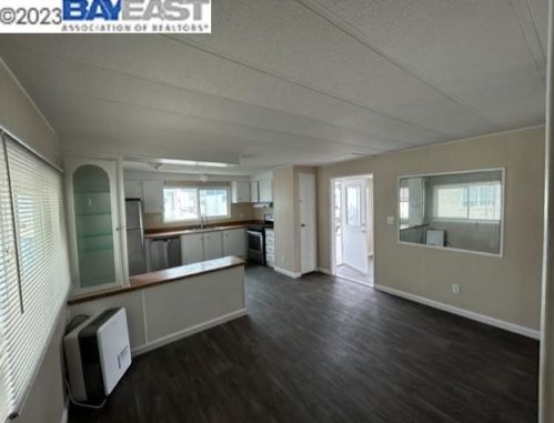 321 3rd Ave, Pacifica CA  94044-2204 exterior
