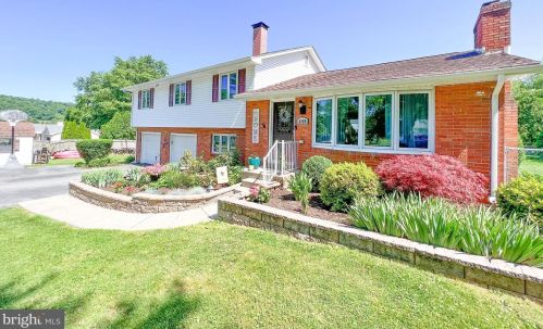 4789 Ackermans Ln, Coopersburg, PA 18036-9461