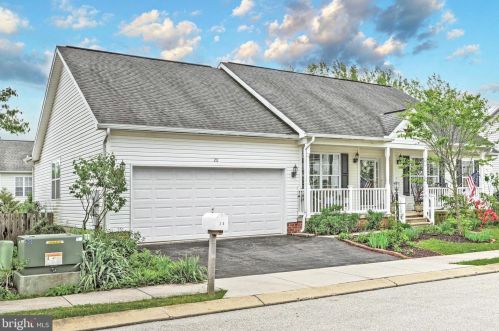 20 Ash Dr, Littlestown, PA 17340-9476